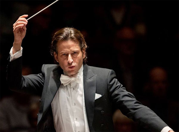 Gustavo Gimeno dirige Una notte a Vienna